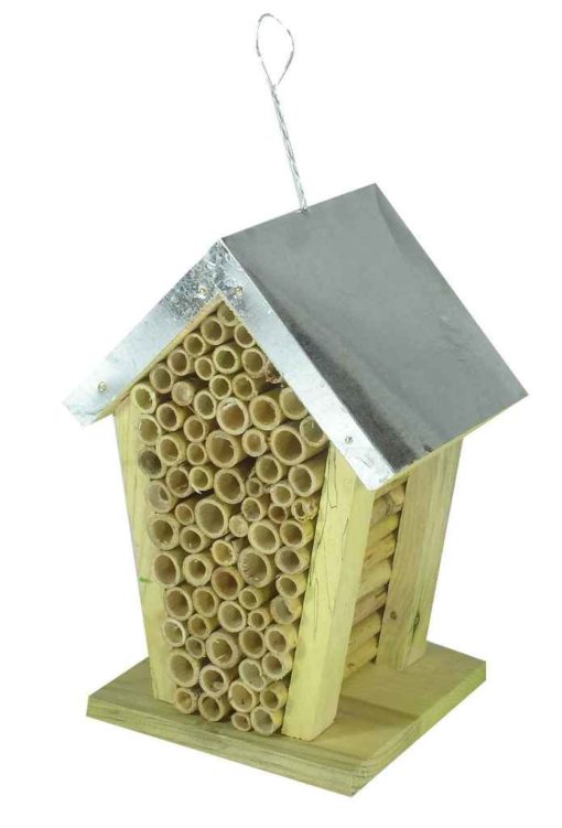 Insektenhaus / Insektenhotel mit Schilfröhren für Wildbienen
