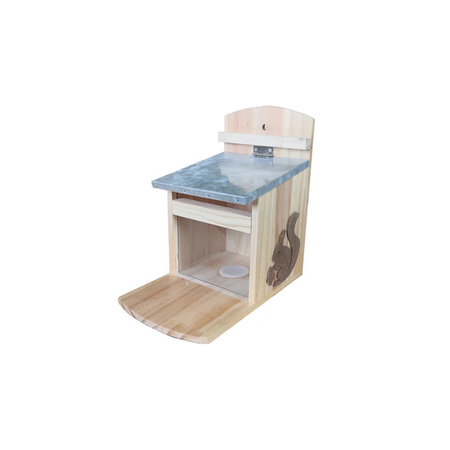 Eichhörnchen Nussautomat tierschutzgerecht